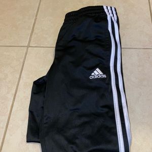 Adidas pants 🌟